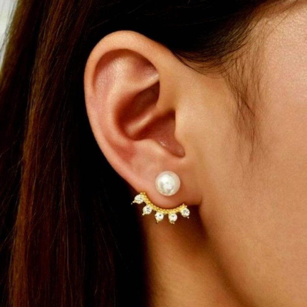 GOLD DIAMOND PEARL EAR CRAWLER EARRINGS